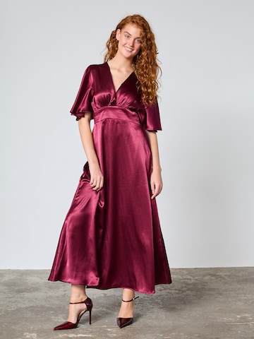 Abito da sera 'GISELA' di SISTERS POINT in rosso: frontale