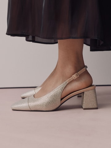 Next - Zapatos destalonado en oro