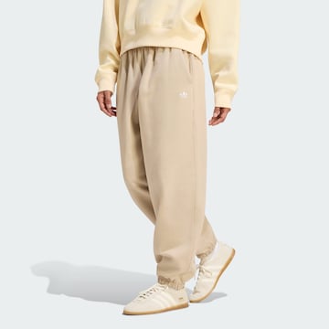 Loosefit Pantalon 'Essentials' ADIDAS ORIGINALS en vert : devant