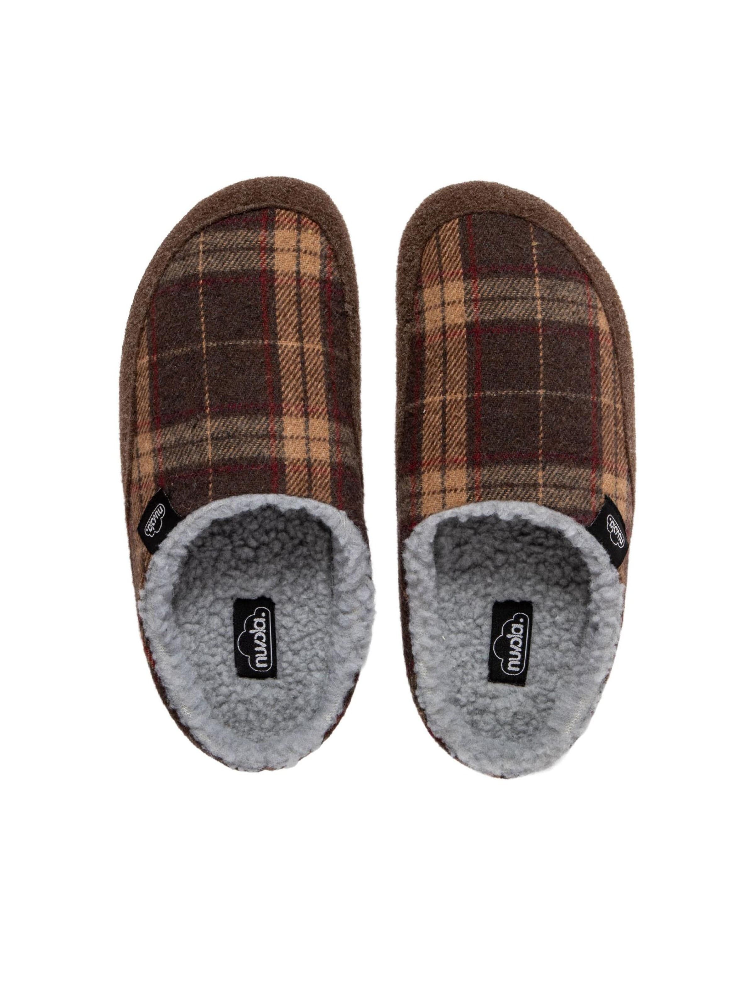 Nuvola. Slipper 'Zueco Nessy' in Brown