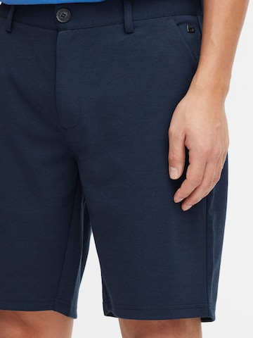 BLEND Regular Chinohose in Blau
