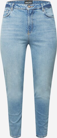 Coupe slim Jean 'LEAH' PIECES Curve en bleu : devant