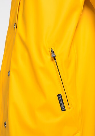 Schmuddelwedda Raincoat in Yellow