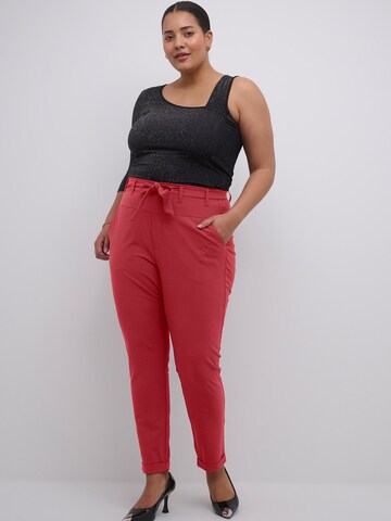 KAFFE CURVE Regular Trousers 'Jia' in Red