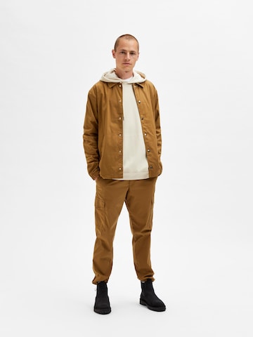 SELECTED HOMME Overgangsjakke 'SKYE' i brun