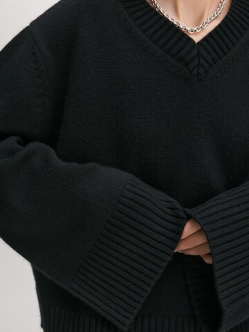 ABOUT YOU x Marie von Behrens Pullover 'Franka' in Schwarz