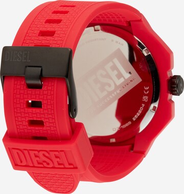 raudona DIESEL Analoginis (įprasto dizaino) laikrodis