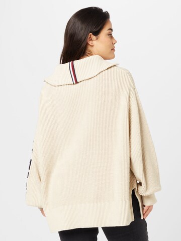 Tommy Hilfiger Curve Pullover i beige