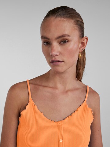 PIECES Top 'Nukisa' in Orange