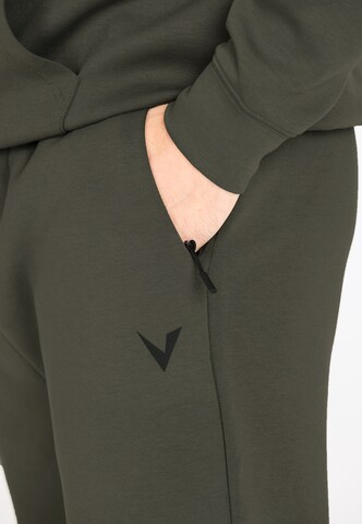 Virtus Tapered Sweatpants 'Taro' in Grau