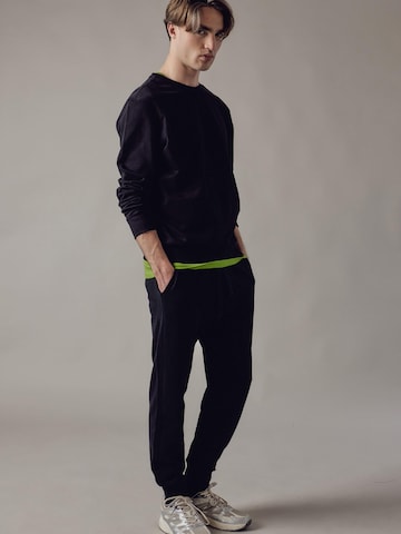 OWN Off With Nature Regular Broek 'Joggers' in Zwart