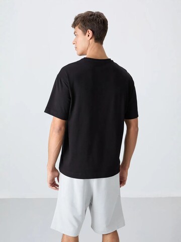 Tommy Life Shirt in Black