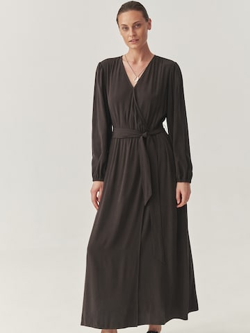 Robe TATUUM en marron : devant