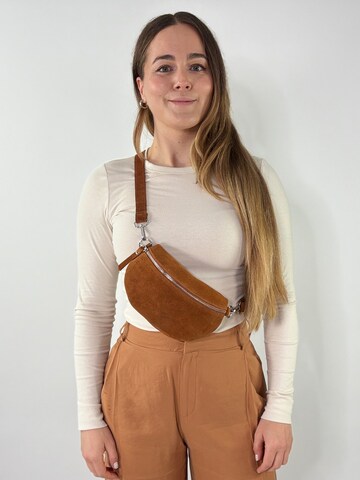 lePelou Fanny Pack 'VALENTINA small' in Brown