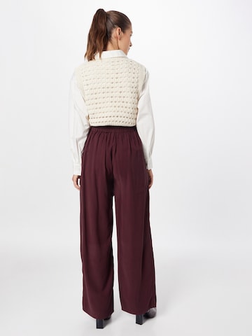 ABOUT YOU Wide leg Veckad byxa 'Ria' i brun