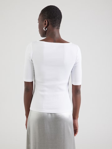Tricou de la QS pe alb