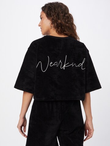 Maglietta di WEARKND in nero
