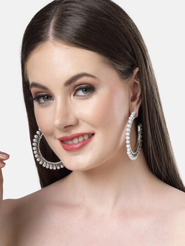Boucles d'oreilles 'Ineska' AVANT-GARDE PARIS en blanc