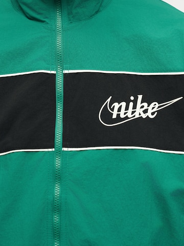 Nike Sportswear Átmeneti dzseki 'CLUB' - zöld