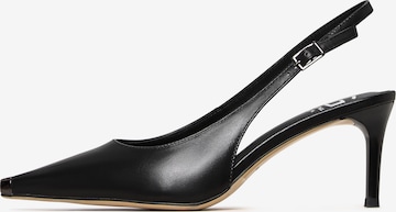 Pumps de la CESARE GASPARI pe negru: față