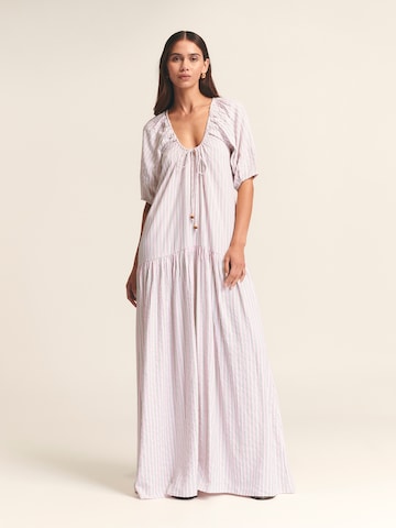 St MRLO Φόρεμα 'Florence' σε ροζ: μπροστά
