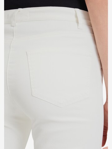 Betty Barclay Slimfit Perfect Body-Hose mit Reißverschlusstaschen in Weiß
