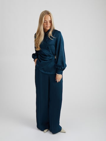 Peppercorn - Blusa 'Tina' em verde