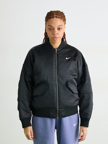melns Nike Sportswear Starpsezonu jaka: no priekšpuses