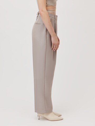 Loosefit Pantalon à plis 'Simona' LeGer by Lena Gercke en beige