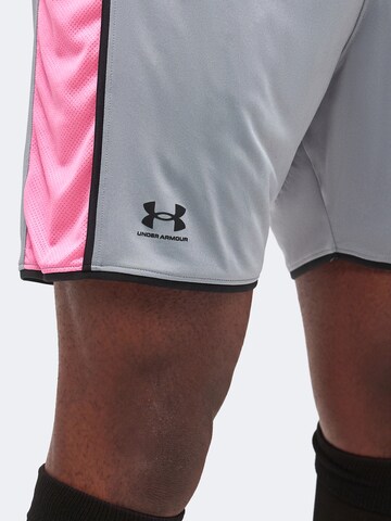 UNDER ARMOUR Szabványos Sportnadrágok 'Challenger' - szürke