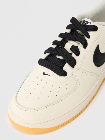 Nike Sportswear Ketsid 'AIR FORCE 1 LV8', värv beež