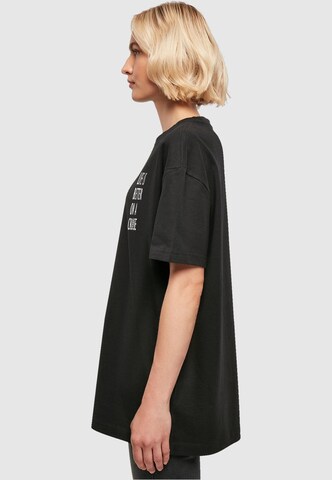 Maglia extra large 'Life Is Better' di Merchcode in nero