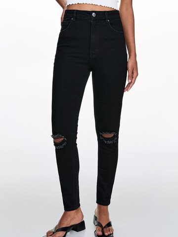 Pull&Bear Skinny Fit Дънки в черно: отпред