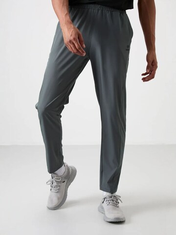Tommy Life Regular Jogginghose in Grau