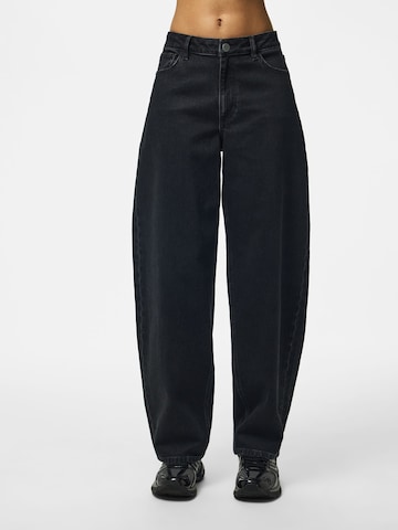 Barrel Jeans 'GRACE' di PIECES in nero