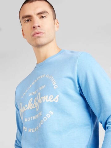 JACK & JONESSweater majica 'FOREST' - plava boja