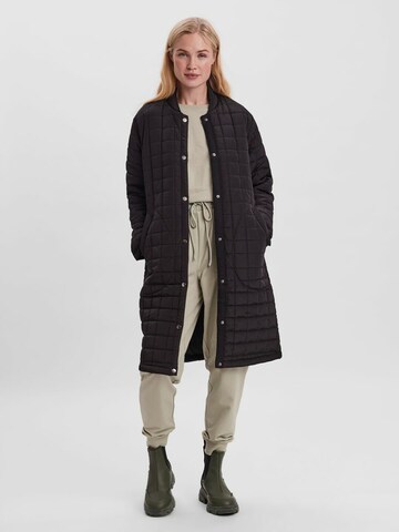 VERO MODA Kevad-sügismantel, värv must
