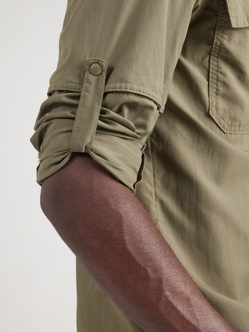 COLUMBIA - Ajuste regular Camisa funcional 'Skien Valley' en verde