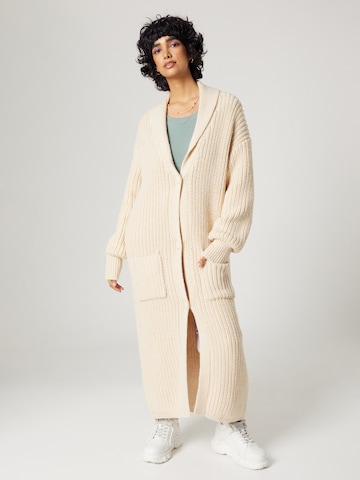 florence by mills exclusive for ABOUT YOU Knitted Coat 'Primrose' in Beige: front