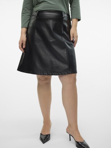 Vero Moda Curve Skirt 'Silla' in Black