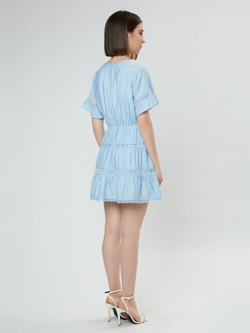 Abito di Influencer in blu