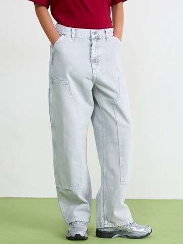 Carhartt WIP Loosefit Cargojeans 'Brandon' i blå: framsida