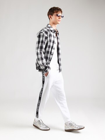 Carlo Colucci Tapered Παντελόνι σε λευκό