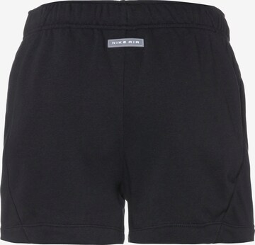 regular Pantaloni di Nike Sportswear in nero