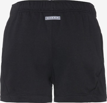 Regular Pantaloni de la Nike Sportswear pe negru