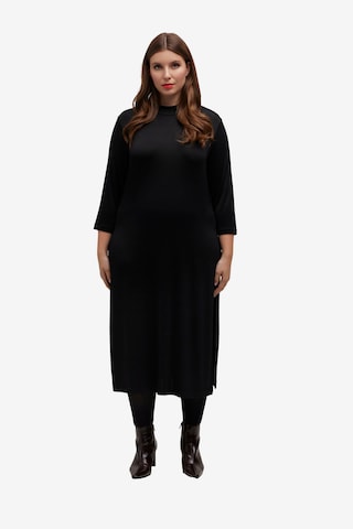 Robe Ulla Popken en noir : devant