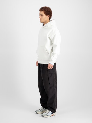 ALPHA INDUSTRIES - Sudadera 'Logo BP Hoody' en blanco