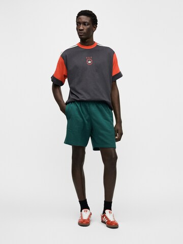 ADIDAS ORIGINALS Regular Housut 'ESS' värissä vihreä