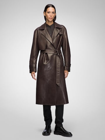 V S P Winter coat 'Isabelle' in Brown: front