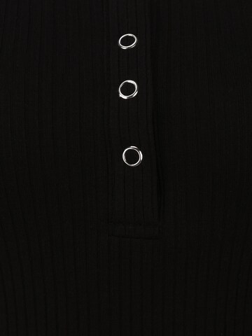 Pieces Tall Koszulka 'Kitte' w kolorze czarny